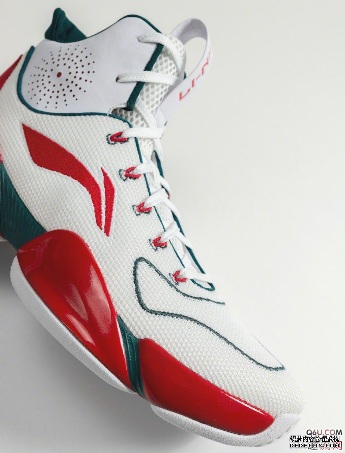 CJ麥科勒姆專屬空襲5圣誕PE實物細節賞析 本賽季CJ上腳的個人PE有哪些 CJ麥科勒姆專屬空襲5圣誕PE實物細節賞析 本賽季CJ上腳的個人PE有哪些