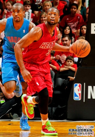 韋德之道7沒有圣誕配色 往年韋德圣誕大戰上腳的韋德之道圣誕系列鞋款盤點