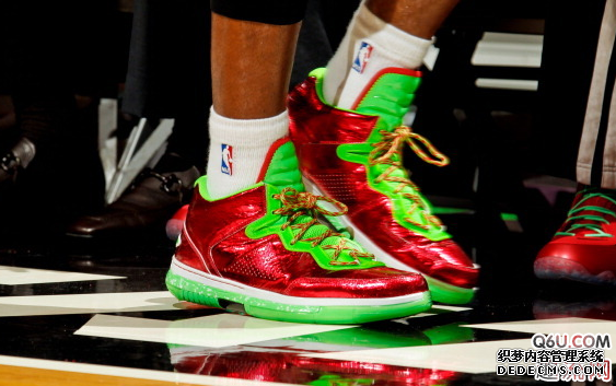 韋德之道7沒有圣誕配色 往年韋德圣誕大戰上腳的韋德之道圣誕系列鞋款盤點