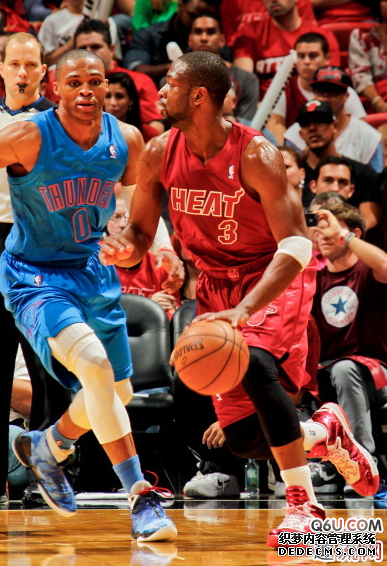 韋德之道7沒有圣誕配色 往年韋德圣誕大戰上腳的韋德之道圣誕系列鞋款盤點