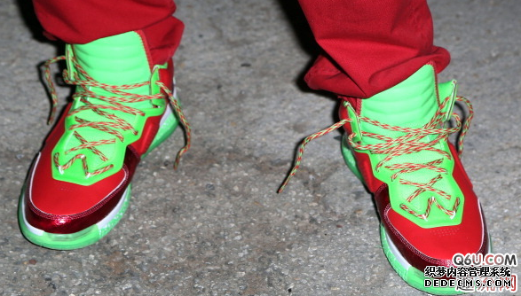 韋德之道7沒有圣誕配色 往年韋德圣誕大戰上腳的韋德之道圣誕系列鞋款盤點