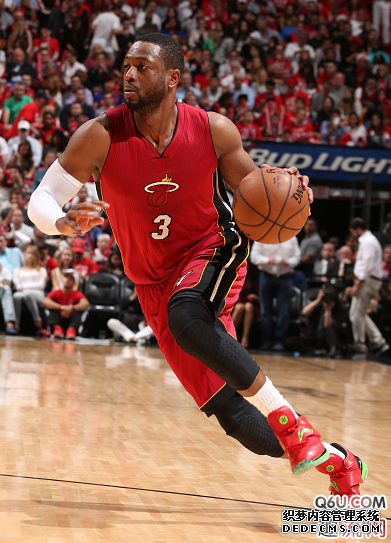 韋德之道7沒有圣誕配色 往年韋德圣誕大戰上腳的韋德之道圣誕系列鞋款盤點