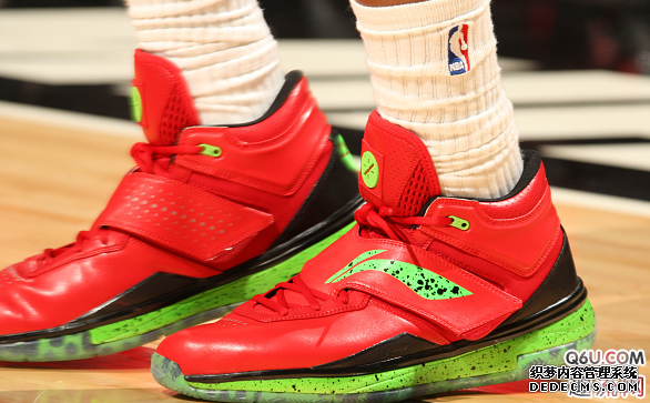 韋德之道7沒有圣誕配色 往年韋德圣誕大戰上腳的韋德之道圣誕系列鞋款盤點