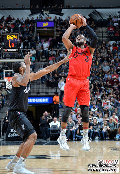 韋德之道7沒有圣誕配色 往年韋德圣誕大戰上腳的韋德之道圣誕系列鞋款盤點