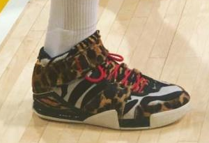 鞋王塔克在NBA中上腳最貴重的球鞋是哪雙 盤點(diǎn)