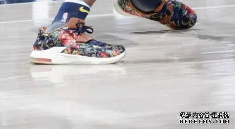 NBA12月24號球星上腳球鞋有哪些 NBA12月24號球星上腳球鞋盤點(diǎn) NBA12月24號球星上腳球鞋有哪些 NBA12月24號球星上腳球鞋盤點(diǎn)