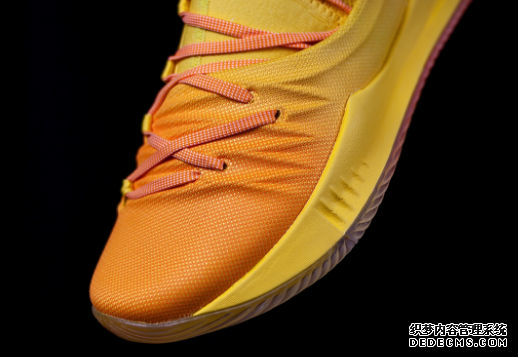 Curry 5 中國行細節欣賞  庫里5中國行上腳圖欣賞