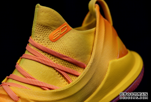 Curry 5 中國行細節欣賞  庫里5中國行上腳圖欣賞