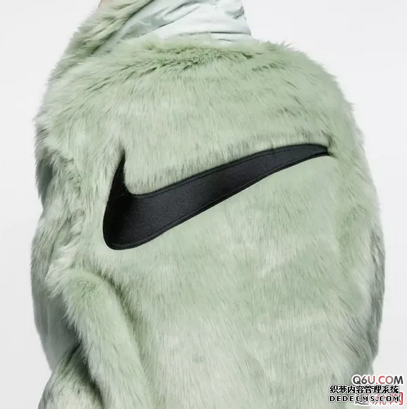 Nike大LOGO外套Ambush聯名實物欣賞 Nike聯名Ambush大衣現在還能入手嗎 Nike大LOGO外套Ambush聯名實物欣賞 Nike聯名Ambush大衣現在還能入手嗎