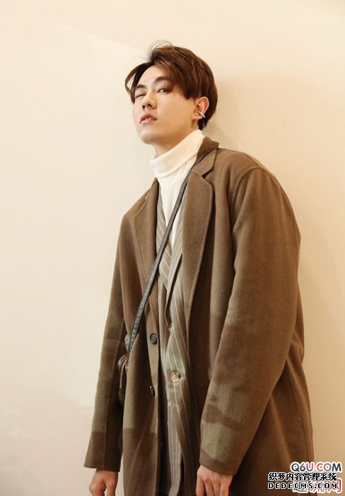 年會穿什么西裝合適 年會西裝穿什么顏色好看呢 年會穿什么西裝合適 年會西裝穿什么顏色好看呢