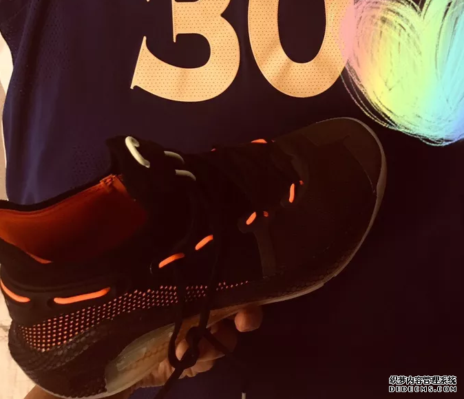 利拉德5與庫里6外場對比測評 利拉德5與庫里6哪款耐磨 利拉德5與庫里6外場對比測評 利拉德5與庫里6哪款耐磨