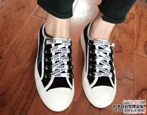 迪奧字母刺繡帆布鞋偏碼嗎 2019dior明星同款帆布鞋上腳怎么樣 迪奧字母刺繡帆布鞋偏碼嗎 2019dior明星同款帆布鞋上腳怎么樣