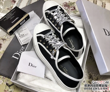 迪奧字母刺繡帆布鞋偏碼嗎 2019dior明星同款帆布鞋上腳怎么樣 迪奧字母刺繡帆布鞋偏碼嗎 2019dior明星同款帆布鞋上腳怎么樣