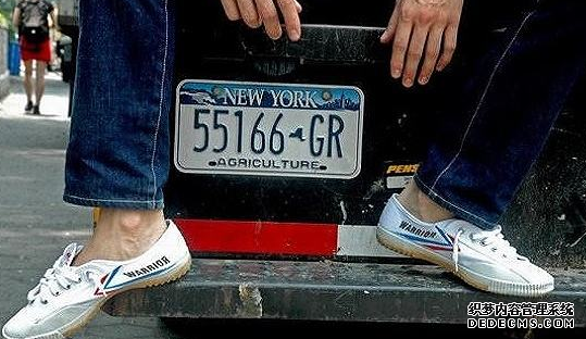 飛躍這個(gè)牌子怎么樣 飛躍球鞋多少錢一雙 飛躍這個(gè)牌子怎么樣 飛躍球鞋多少錢一雙