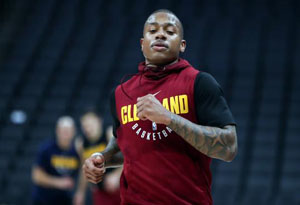 小托馬斯缺陣228天迎來復出 首秀完美發(fā)揮獲滿堂