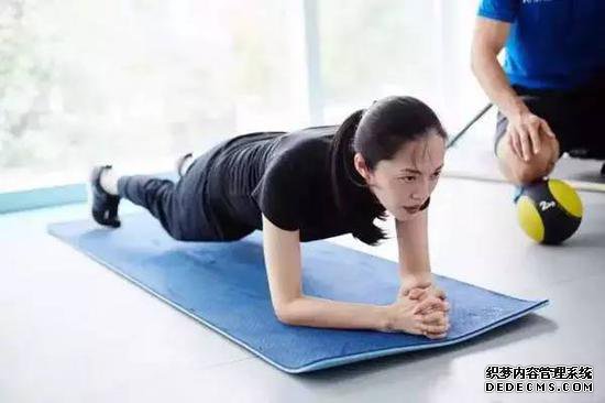 每天200俯臥撐可以增肌嗎 鍛煉每天200俯臥撐有效嗎 每天200俯臥撐可以增肌嗎 鍛煉每天200俯臥撐有效嗎