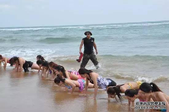 每天200俯臥撐可以增肌嗎 鍛煉每天200俯臥撐有效嗎 每天200俯臥撐可以增肌嗎 鍛煉每天200俯臥撐有效嗎