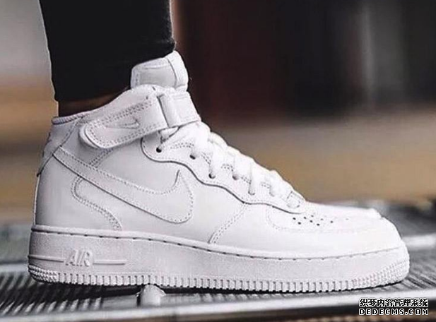 耐克空軍一號怎么分辨真假 Nike空軍一號真假鑒定 耐克空軍一號怎么分辨真假 Nike空軍一號真假鑒定