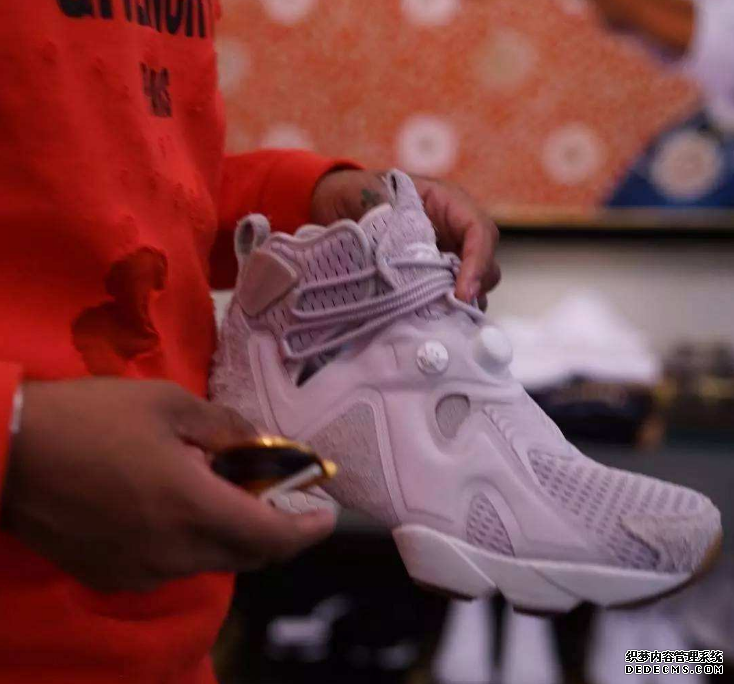 銳步充氣鞋可以用水洗嗎 銳步充氣鞋清洗教程 銳步充氣鞋可以用水洗嗎 銳步充氣鞋清洗教程