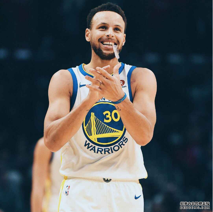 湯普森三分球命中數(shù)排聯(lián)盟第一 水花兄弟三分為何如此準(zhǔn) 湯普森三分球命中數(shù)排聯(lián)盟第一 水花兄弟三分為何如此準(zhǔn)