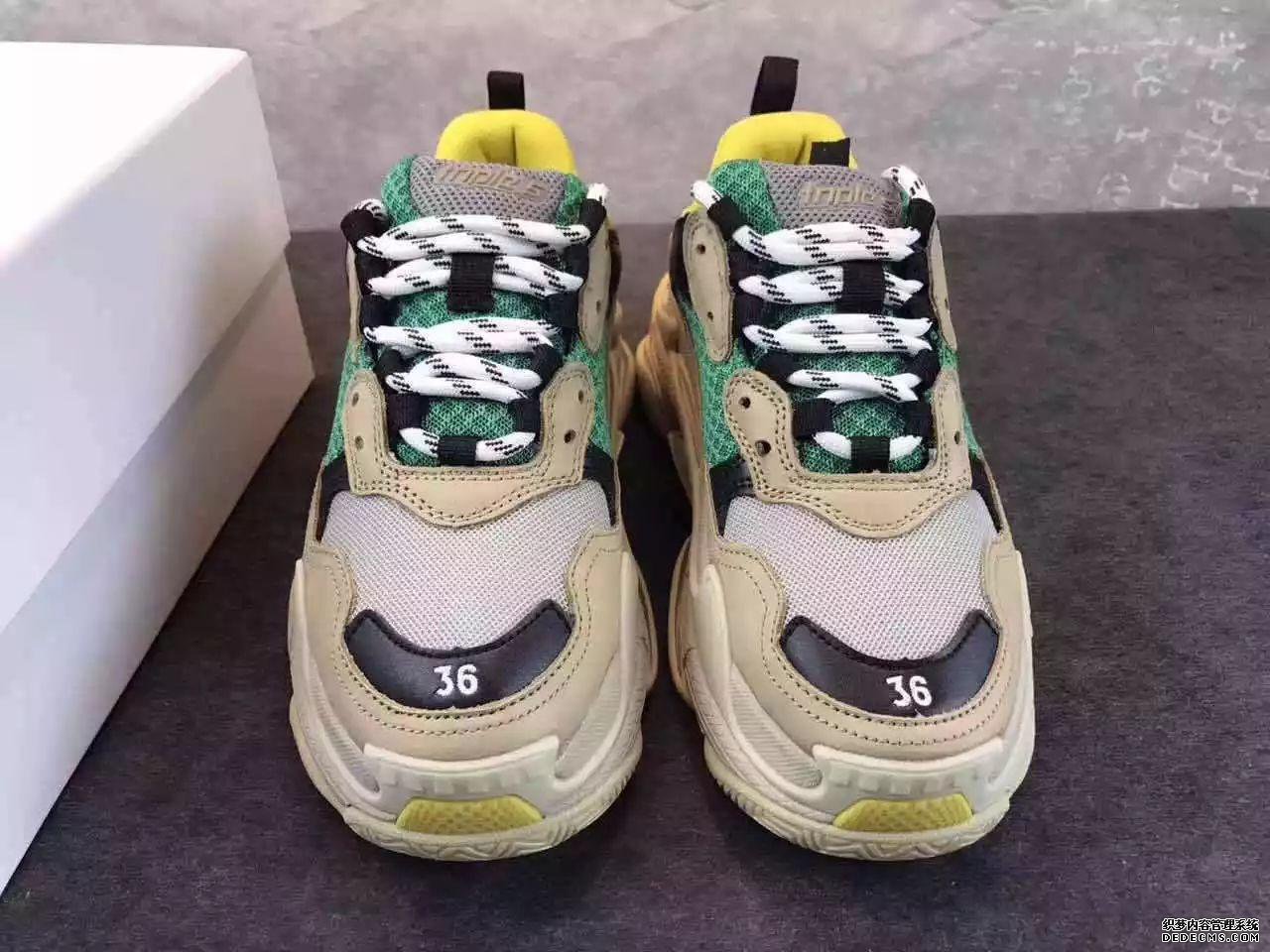 巴黎世家老爹鞋真假對比 Balenciaga Triple-S鑒定方法 巴黎世家老爹鞋真假對比 Balenciaga Triple-S鑒定方法