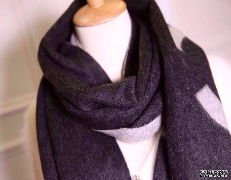 羊絨圍巾怎么保養 羊絨圍巾清洗的正確方法 羊絨圍巾怎么保養 羊絨圍巾清洗的正確方法
