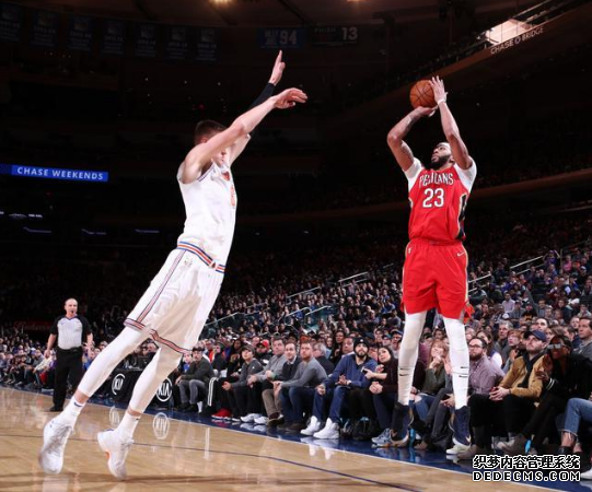 濃眉哥不再空砍打爆波神 濃眉哥聯盟第一中鋒當之無愧 濃眉哥不再空砍打爆波神 濃眉哥聯盟第一中鋒當之無愧