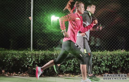 夜跑減肥的正確方法有哪些 夜跑需要注意的安全事項(xiàng) 夜跑減肥的正確方法有哪些 夜跑需要注意的安全事項(xiàng)
