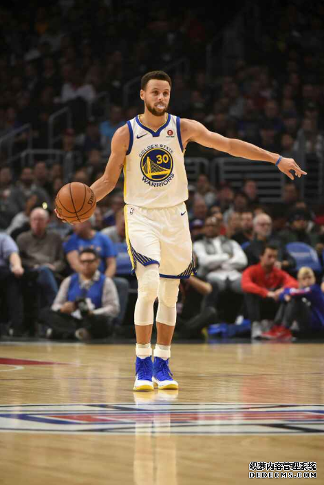 庫里傷愈歸來再次發威 庫里三節打卡40+分聯盟第一 庫里傷愈歸來再次發威 庫里三節打卡40+分聯盟第一