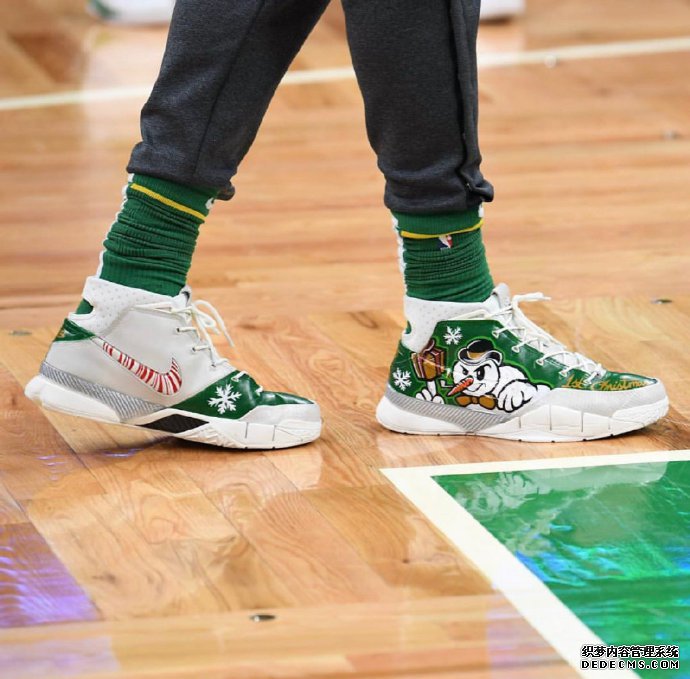 庫里6格林奇偷走圣誕定制配色曝光 圣誕大戰球星上腳了哪些好看的配色 庫里6格林奇偷走圣誕定制配色曝光 圣誕大戰球星上腳了哪些好看的配色