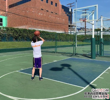 從不追潮流的陳冠希自己就是潮流 陳冠希上腳的這些鞋你都見過嗎 從不追潮流的陳冠希自己就是潮流 陳冠希上腳的這些鞋你都見過嗎