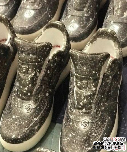 從不追潮流的陳冠希自己就是潮流 陳冠希上腳的這些鞋你都見過嗎 從不追潮流的陳冠希自己就是潮流 陳冠希上腳的這些鞋你都見過嗎