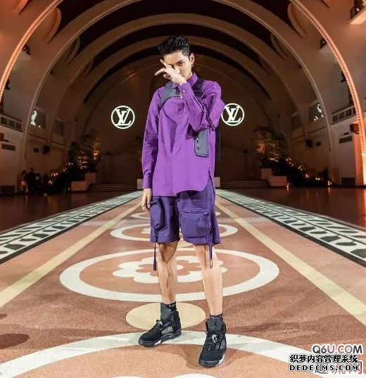 吳亦凡穿AJ搭配全員惡人丑嗎 吳亦凡穿搭功力是怎么進步的 吳亦凡穿AJ搭配全員惡人丑嗎 吳亦凡穿搭功力是怎么進步的