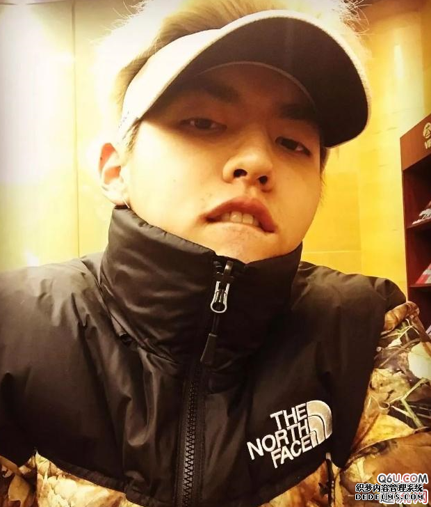 吳亦凡穿AJ搭配全員惡人丑嗎 吳亦凡穿搭功力是怎么進步的 吳亦凡穿AJ搭配全員惡人丑嗎 吳亦凡穿搭功力是怎么進步的