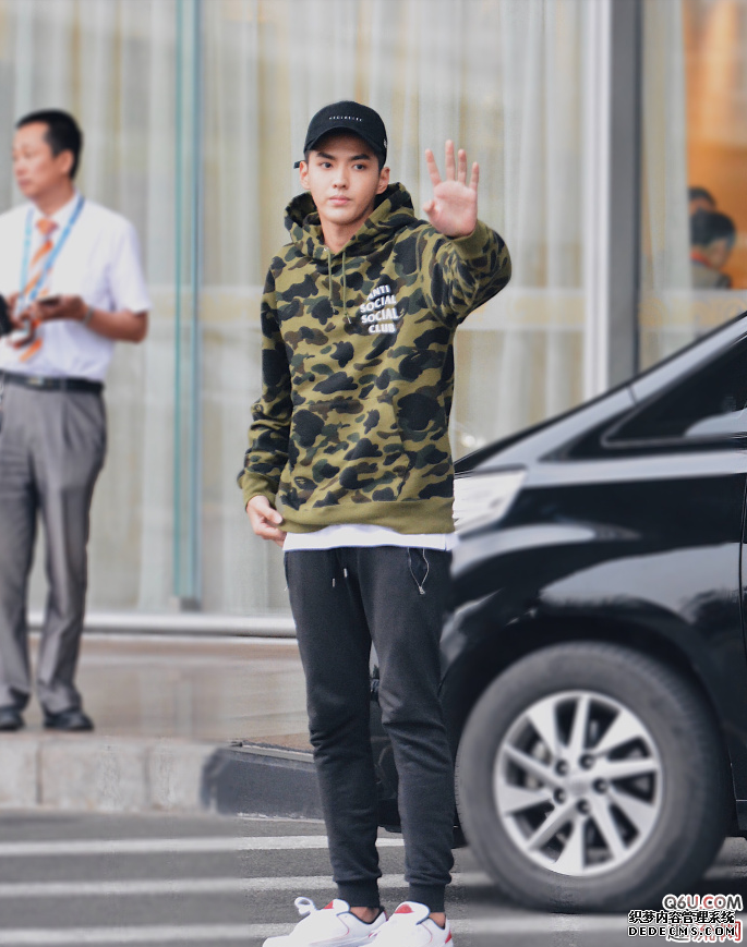 吳亦凡超酷時尚潮男穿搭 男孩子如何穿搭時尚帥氣