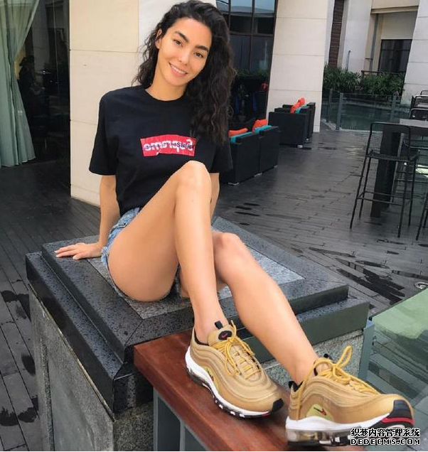 最愛穿AJ的Ins網(wǎng)紅有哪些 最愛穿AJ的Ins網(wǎng)紅清單 最愛穿AJ的Ins網(wǎng)紅有哪些 最愛穿AJ的Ins網(wǎng)紅清單