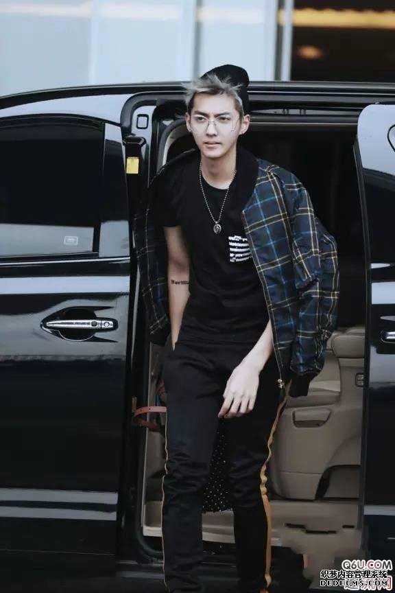 吳亦凡超酷時尚潮男穿搭 男孩子如何穿搭時尚帥氣