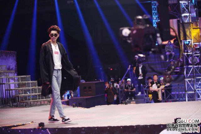 吳亦凡超酷時尚潮男穿搭 男孩子如何穿搭時尚帥氣