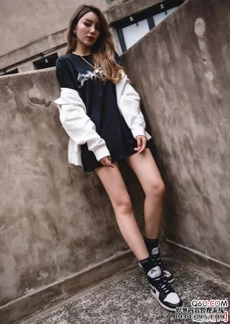 yeezy老爹鞋與AJ1如何穿搭好看 女生穿yeezy老爹鞋和AJ1哪個更好看 yeezy老爹鞋與AJ1如何穿搭好看 女生穿yeezy老爹鞋和AJ1哪個更好看